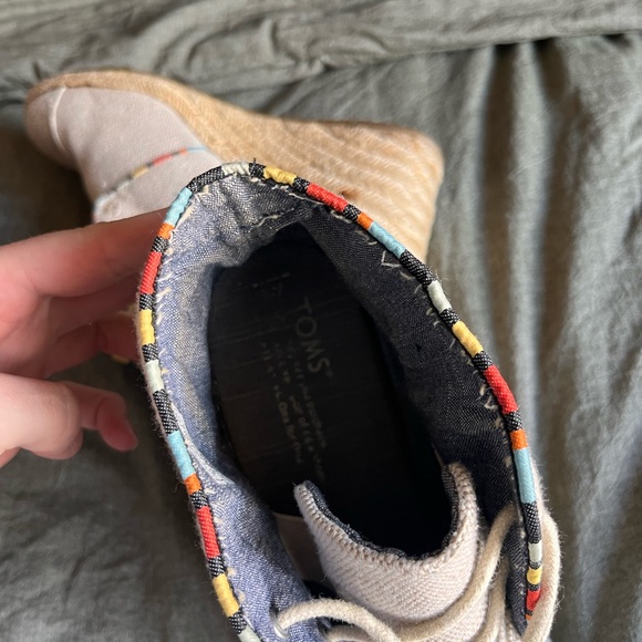 TOMS Desert Wedge booties in Whisper Burlap - Picture 7 of 8